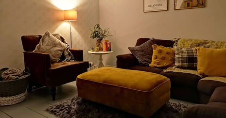 Colourful living room poufs – overview of the most popular models