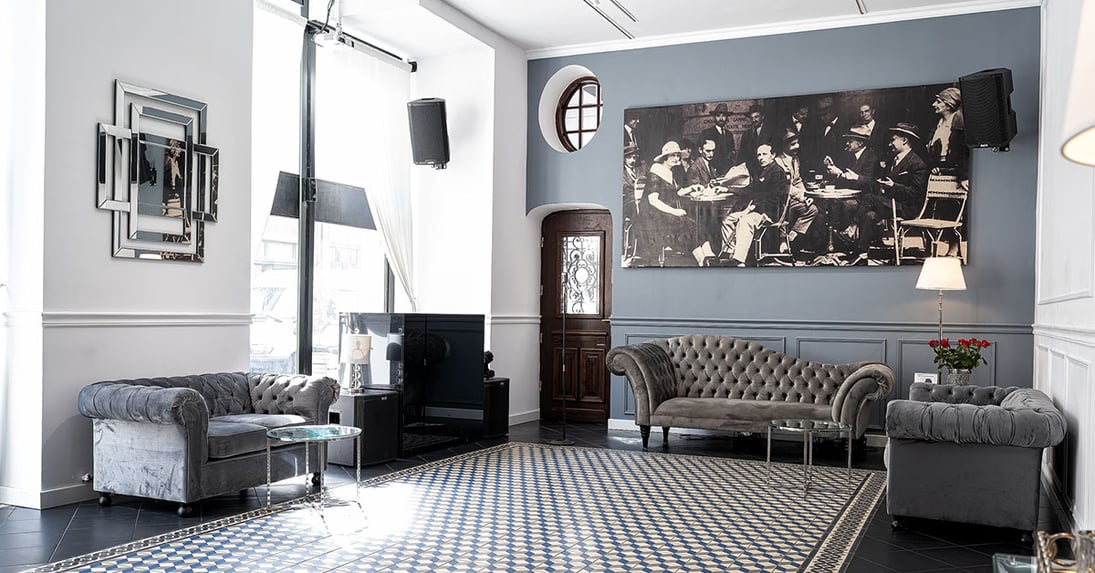 What sofa to choose for a room in industrial design?