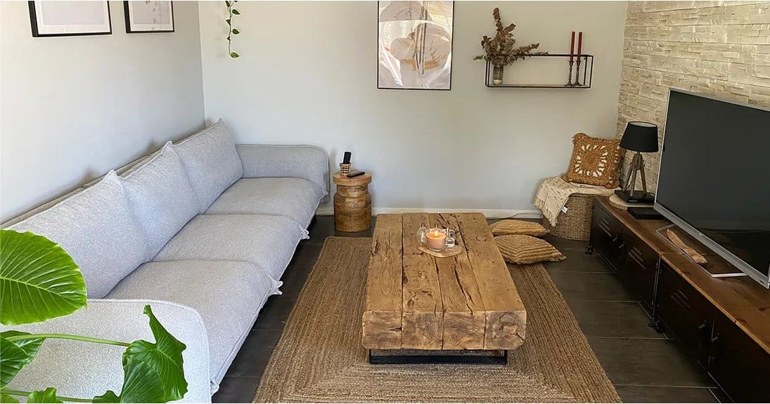 What is the optimum distance between the sofa and the TV?