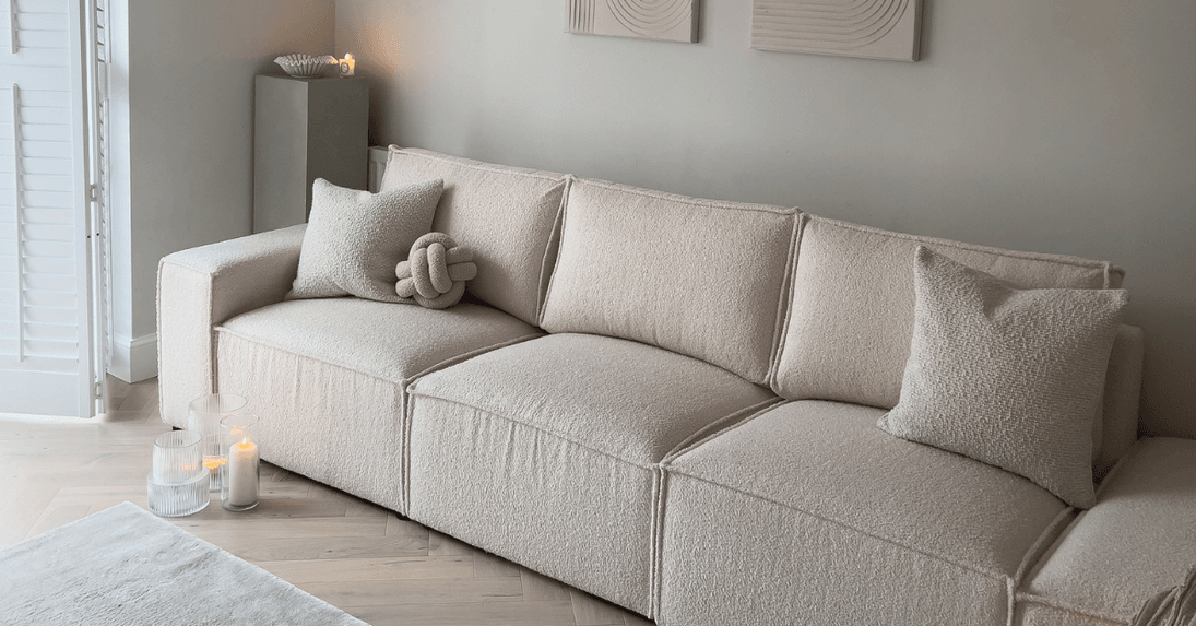 Creating a Cozy Living Room in Winter: Warming Accents and Charming Spaces