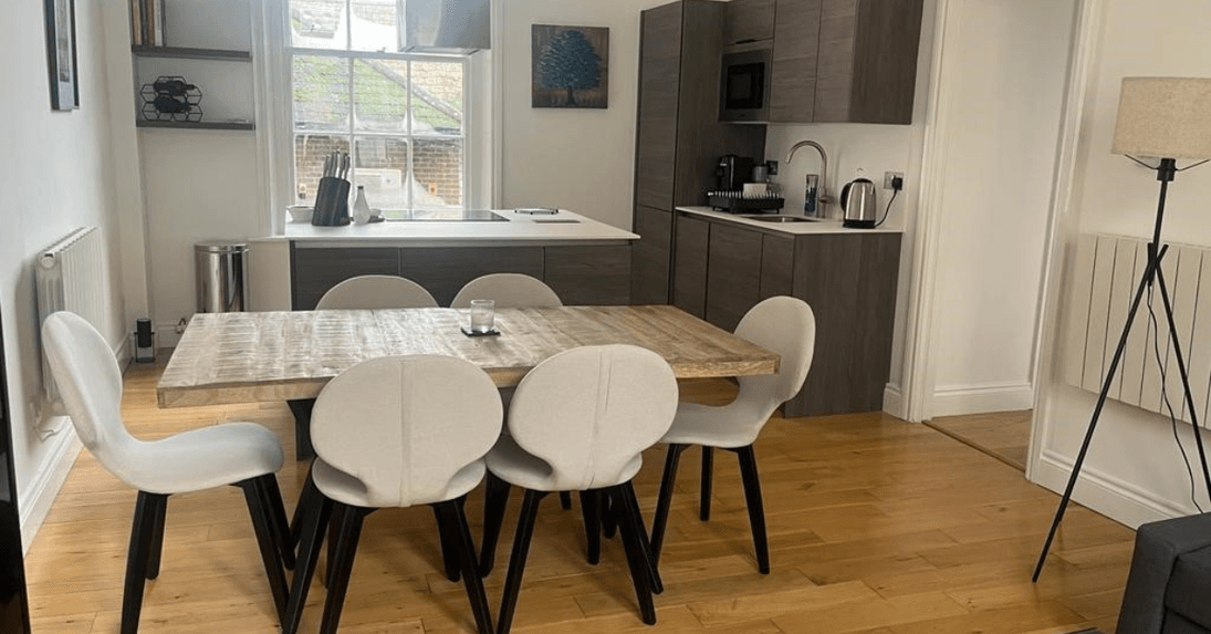 How to arrange the dining space in the kitchen?