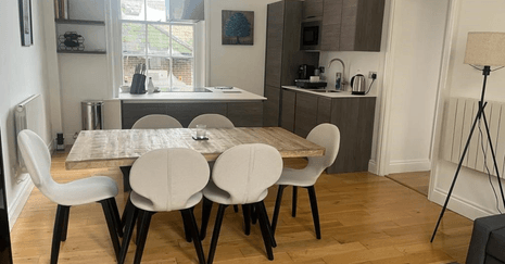 How to arrange the dining space in the kitchen?
