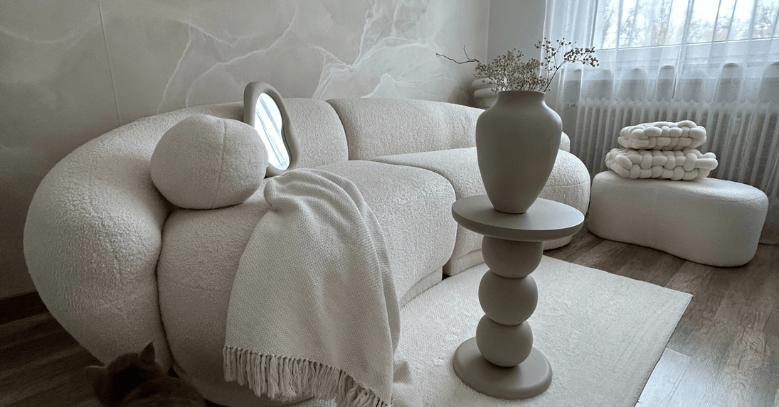 Freestanding sofa or against the wall? Which setting will be best?