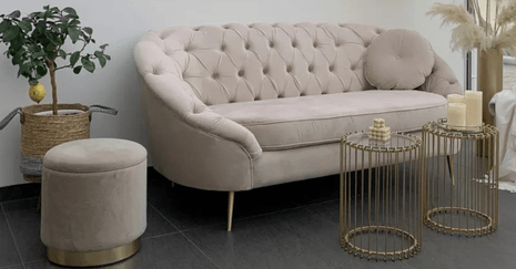 Modern Elegance: How to Combine Gold, Velvet, and Simple Forms in Glamour Style