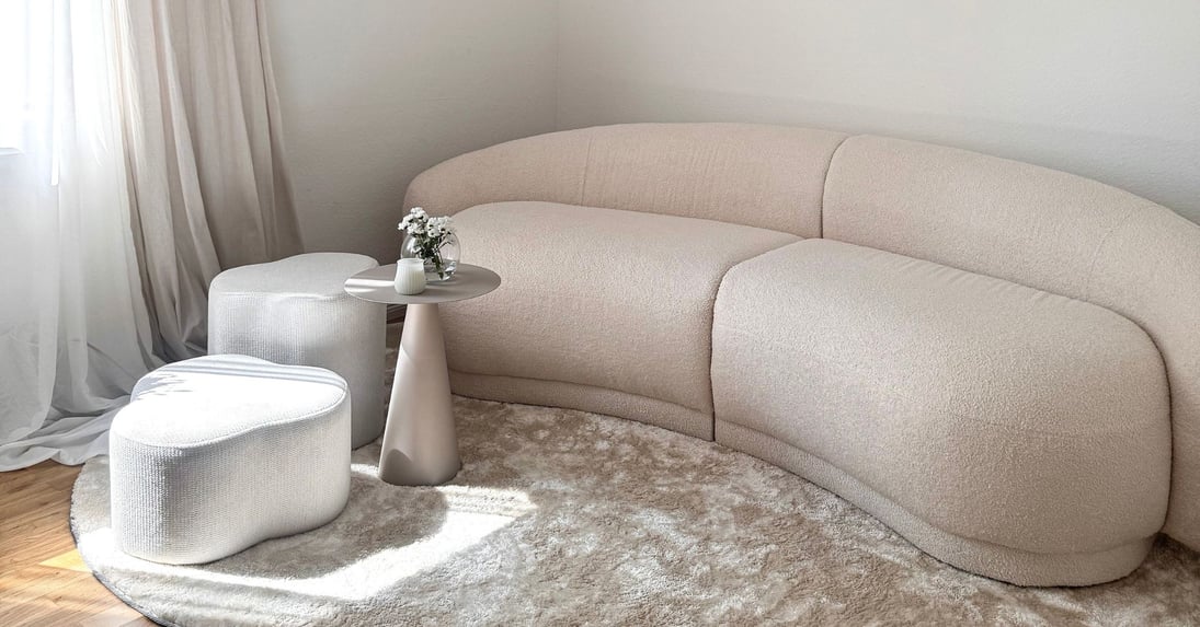 The Return of Curves: Sculptural Sofas That Redefine Relaxation.